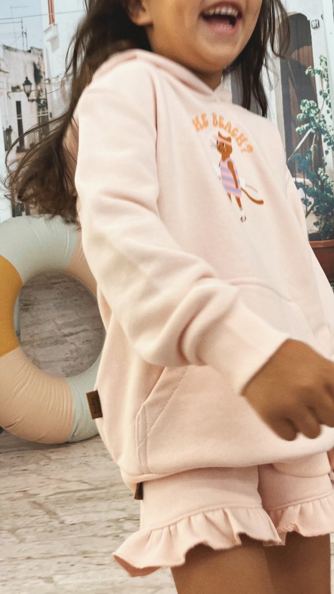 Hoodie mit Katze in zartrosa - The Baltic Shop