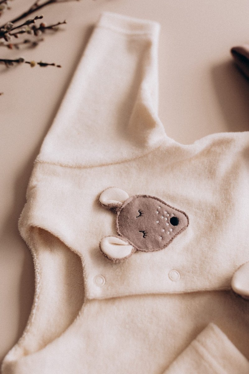 Jacke aus Bio Baumwolle mit Maus Stickerei - The Baltic Shop