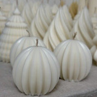 Kerze aus Soja/Rapswachs - Christbaumkugel - The Baltic Shop