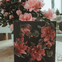 Klappkarte mit Blumenmuster in Dunkelrosa - The Baltic Shop