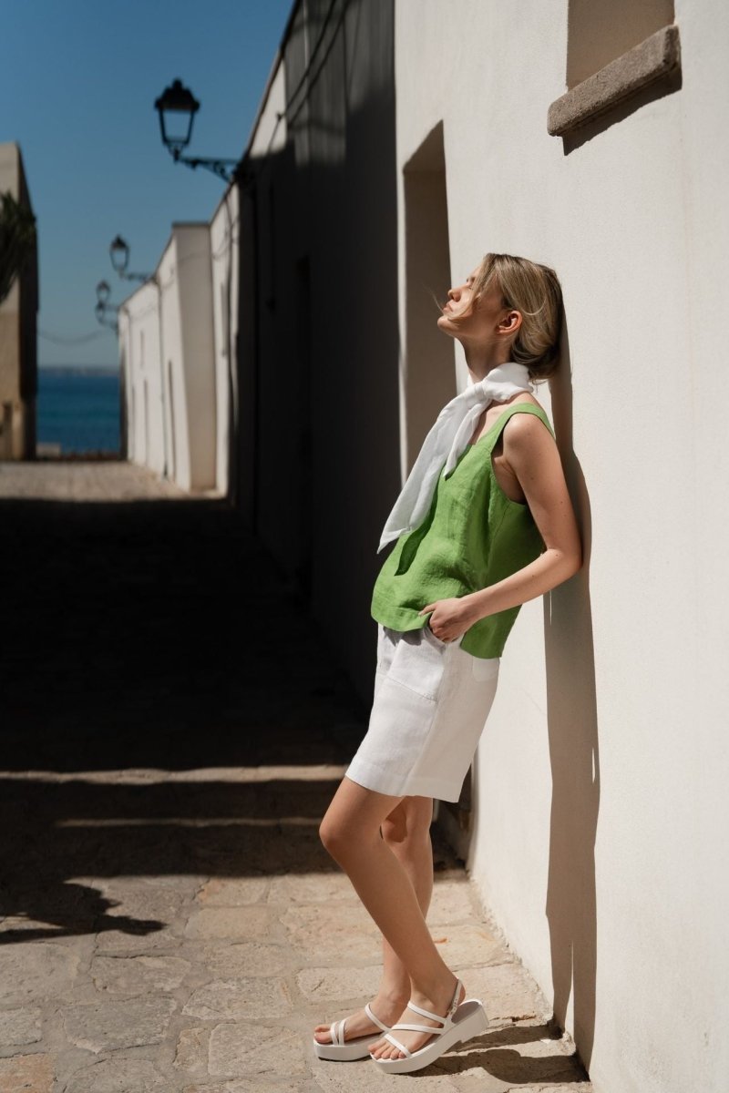 Klassische Shorts aus Leinen in Weiß - The Baltic Shop