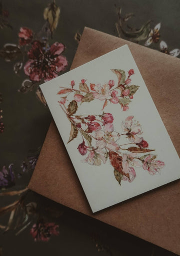 Kleine flache Karte mit Pflaumenbaumblüte - The Baltic Shop