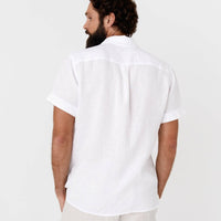 Kurzärmliges Leinenhemd VERBIER für Herren in Weiß - The Baltic Shop