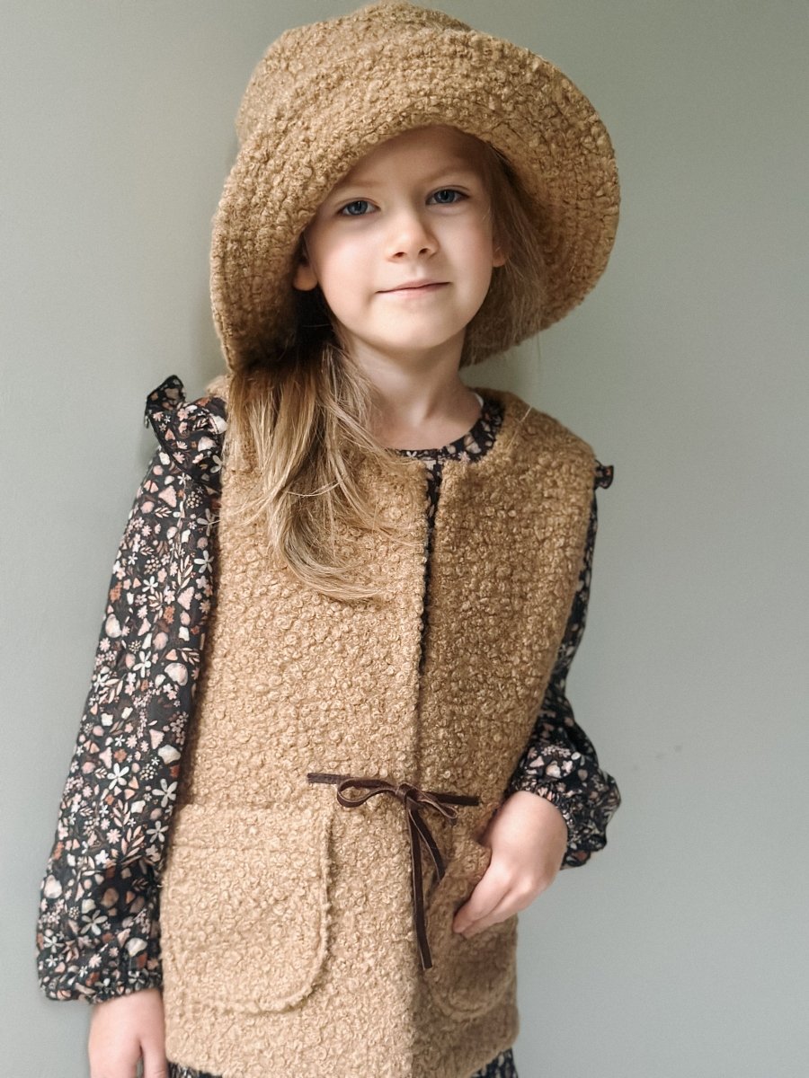 Kuschelige Weste mit Lederband in 2 Farben - The Baltic Shop