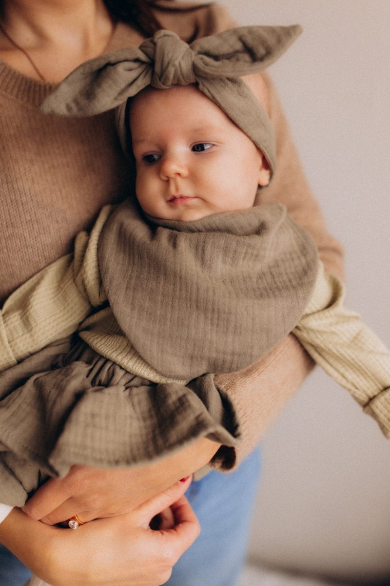 Lätzchen aus Musselin Bio Baumwolle in 2 Farben - The Baltic Shop