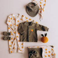 Lätzchen mit Schnullerclip aus Bio Baumwolle in 2 Farben - The Baltic Shop