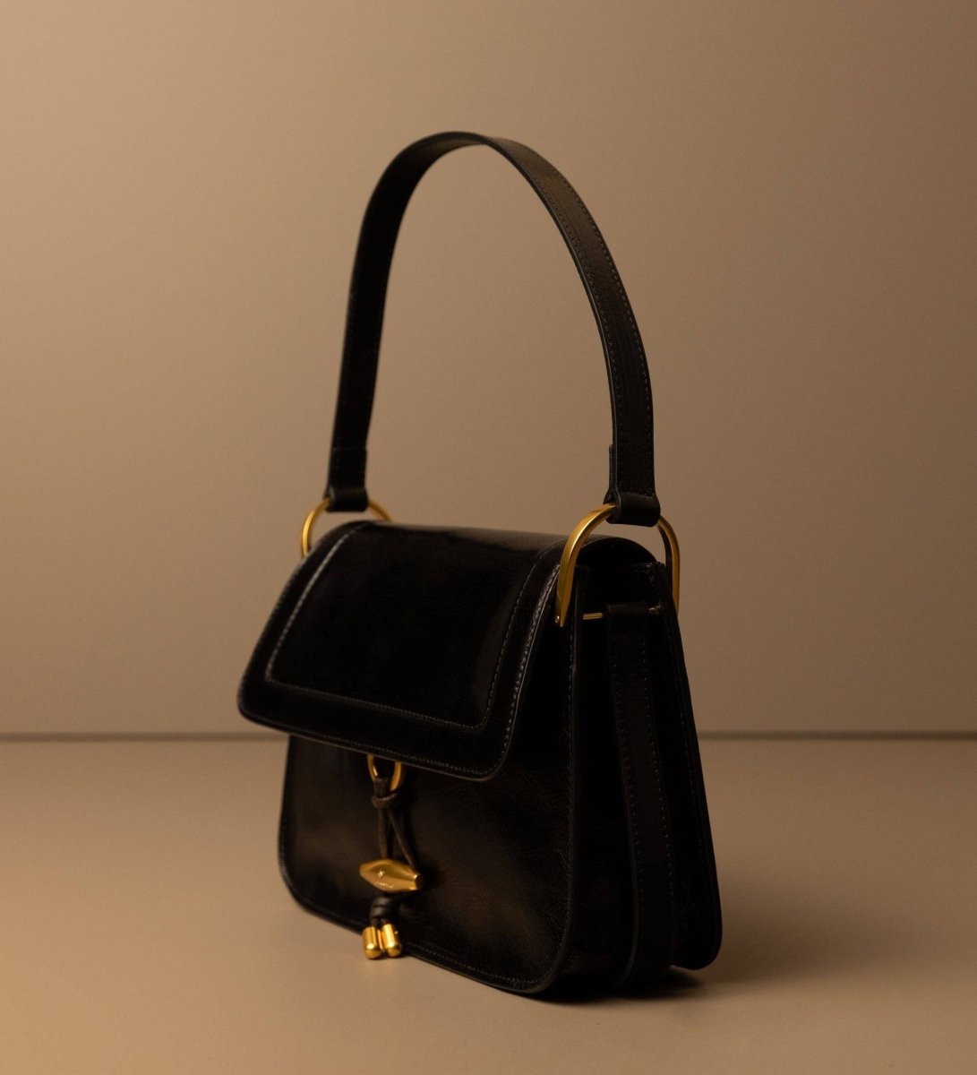 Leder Klappentasche für Damen - Possession - The Baltic Shop