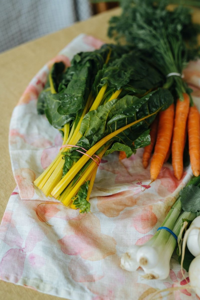 Linen Tales Geschirrtuch aus Leinen mit Blumenmuster - The Baltic Shop