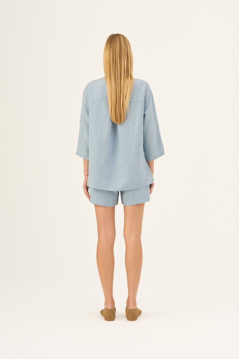 Lockeres Damen Top aus 100 % Leinen im Himmelblau - The Baltic Shop