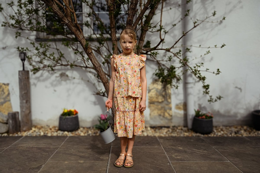 Mädchenbluse mit Blumenmuster in Gelb - The Baltic Shop