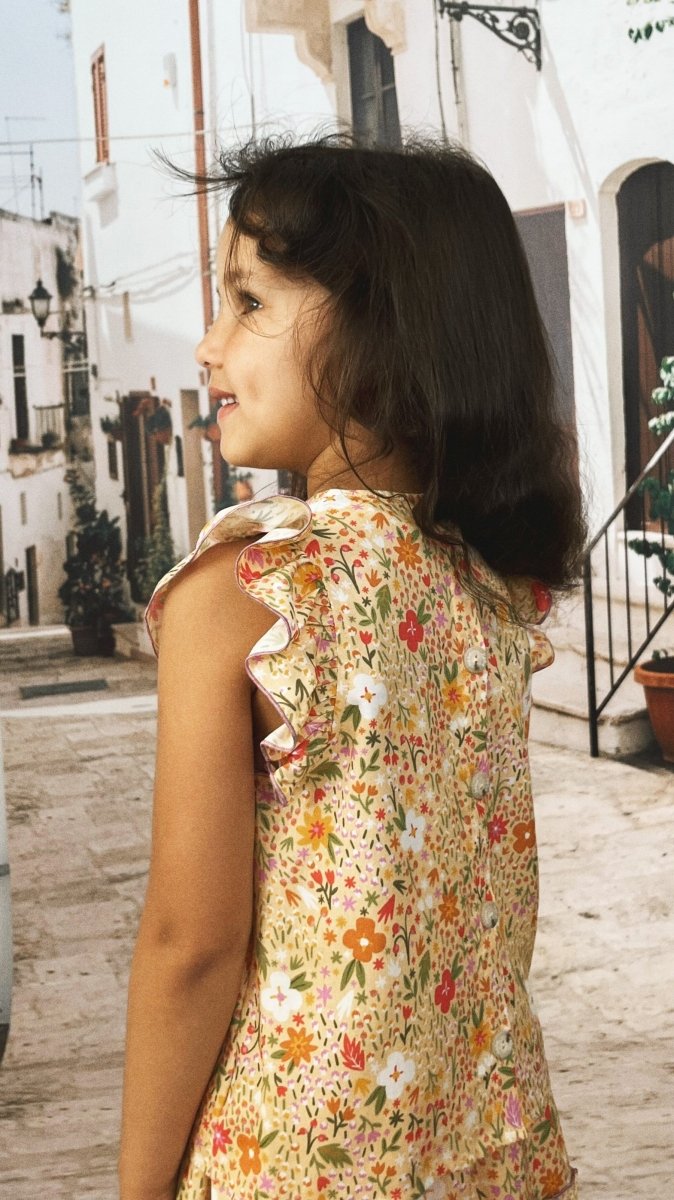 Mädchenbluse mit Blumenmuster in Gelb - The Baltic Shop