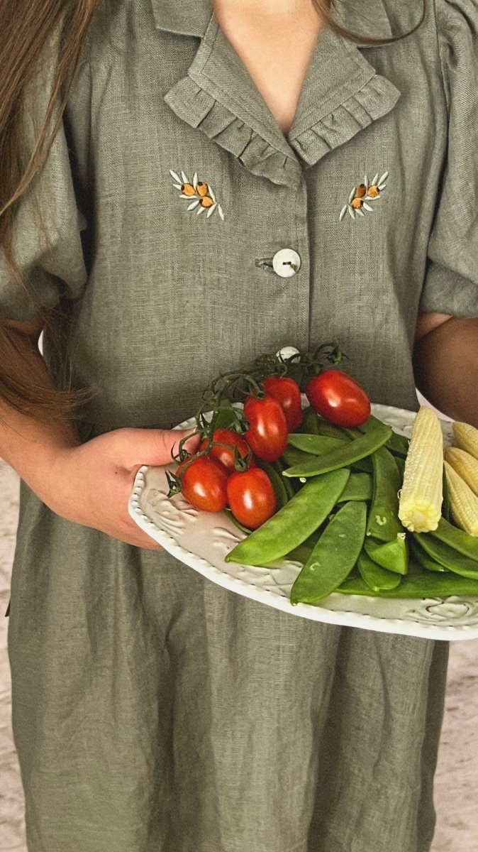 Mädchenkleid aus Leinen mit Puffärmeln - The Baltic Shop