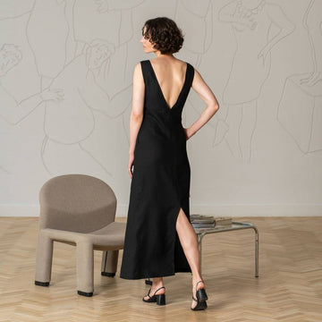 Maxikleid Stella mit offenem Rücken aus Leinen - The Baltic Shop