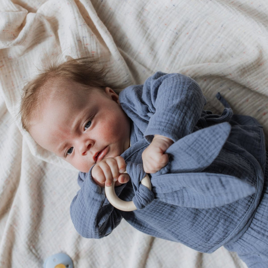 Musselin Hasenohren Beißring - The Baltic Shop