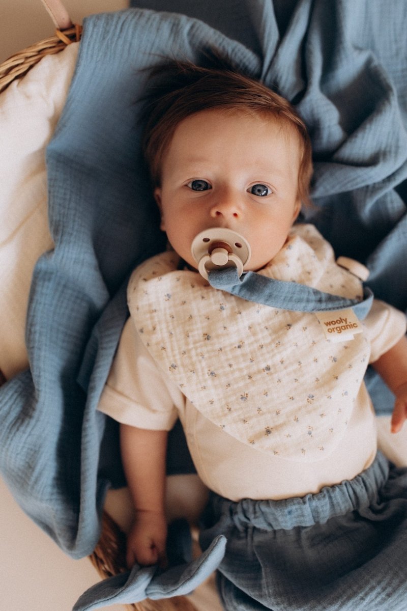 Musselin Lätzchen aus Bio Baumwolle in 4 Farben - The Baltic Shop