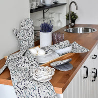 Ofenhandschuh aus Leinen mit Lavendelmotiv - The Baltic Shop