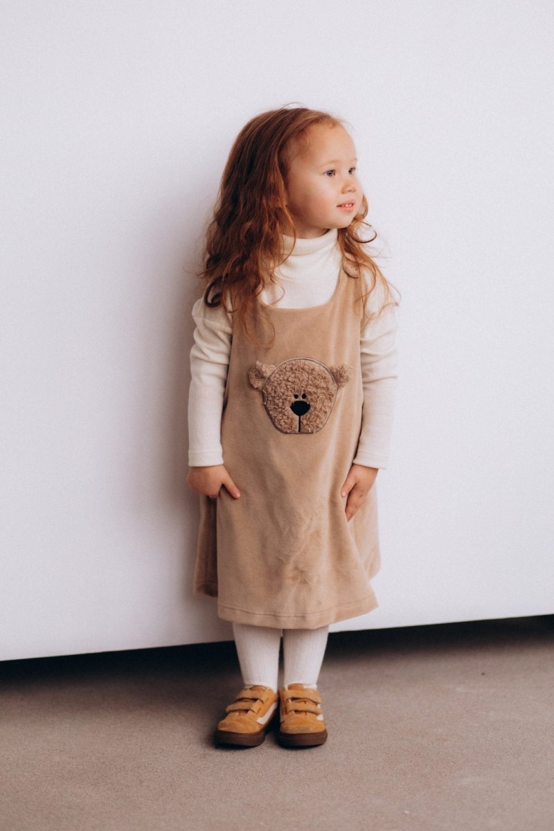 Pinafore Kleid mit Bär - The Baltic Shop