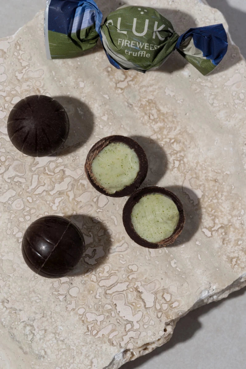 PLŪKT x Pure Chocolate Weidenröschen Tee Trüffel - The Baltic Shop