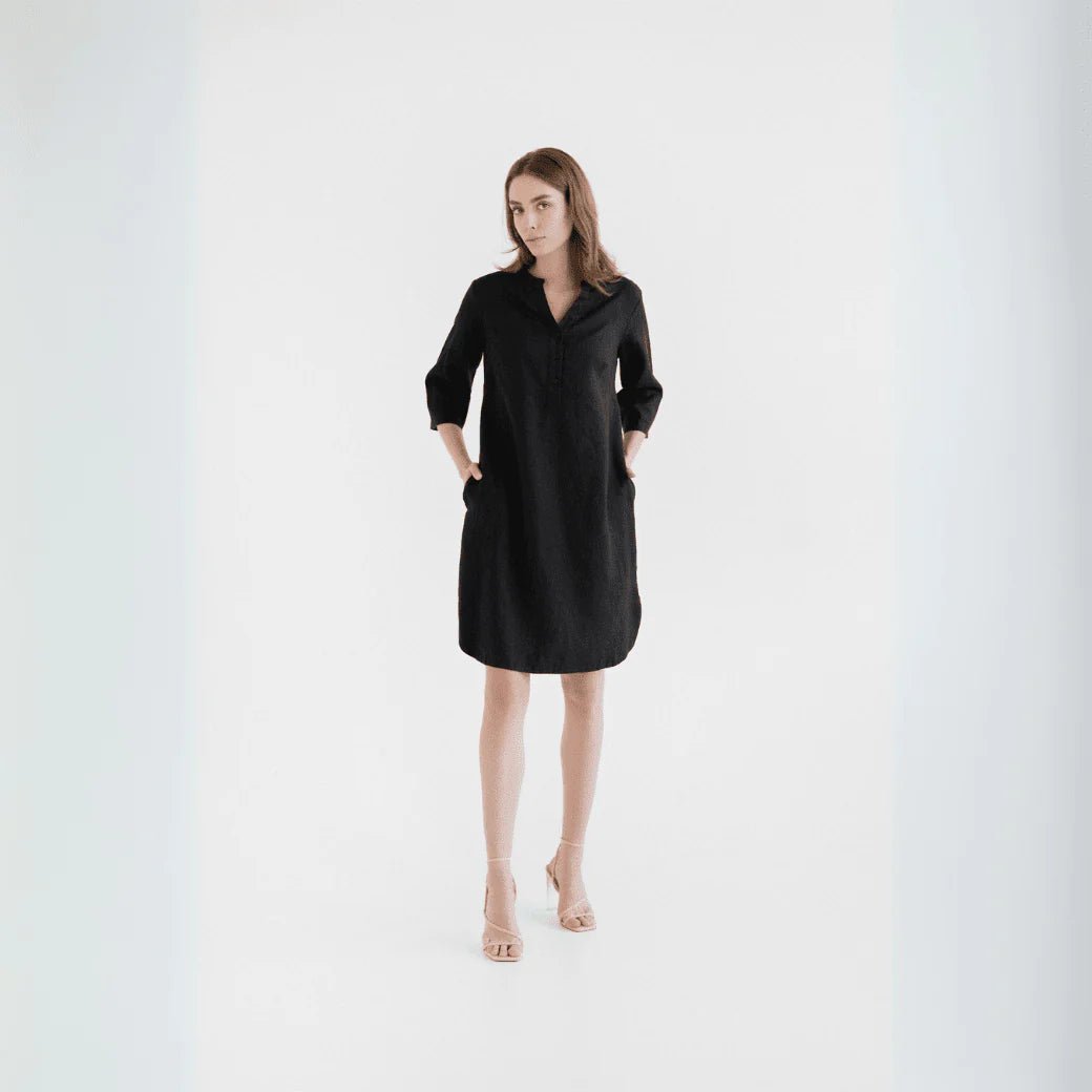 Prelude Kleid in Schwarz – Zeitlose Leichtigkeit aus Leinen - The Baltic Shop