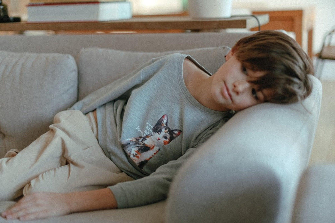 Pullover aus Baumwollw in Grau mit Katze - The Baltic Shop