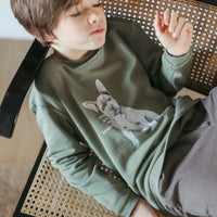 Pullover in Khaki mit Bulldoge "You are so loved" - The Baltic Shop