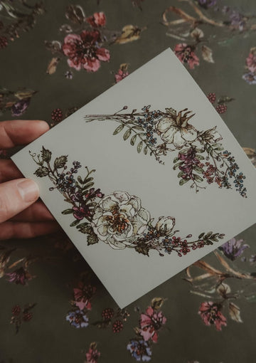 Pure White Rose Karte, gefaltete Karte - The Baltic Shop