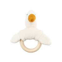 Rassel mit Holzring aus Bio Baumwolle - The Baltic Shop