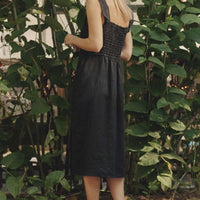 Rumba Kleid aus Leinen mit Schlitz vorne - The Baltic Shop