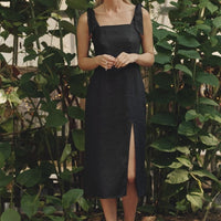 Rumba Kleid aus Leinen mit Schlitz vorne - The Baltic Shop