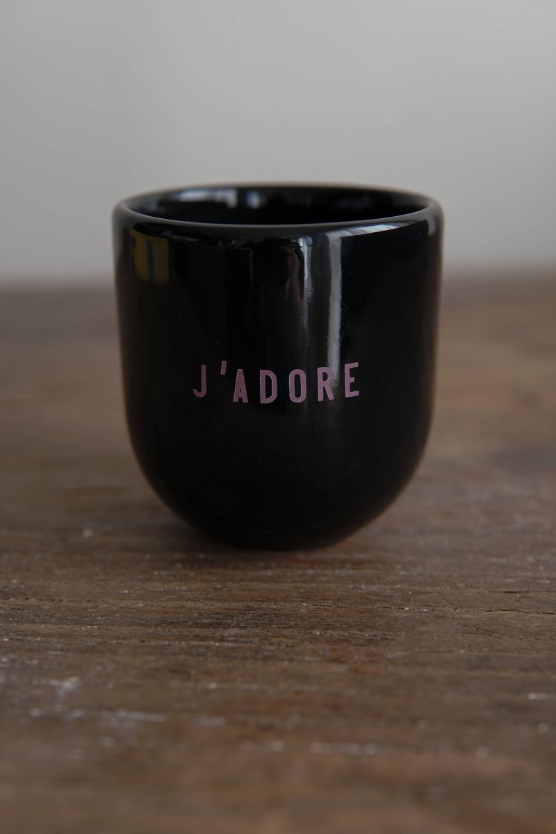 Sisi Tasse „J'adore“ in Schwarz - The Baltic Shop