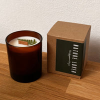 Sojawachskerze im Glas mit Zitronengrasduft und Holzdocht - The Baltic Shop