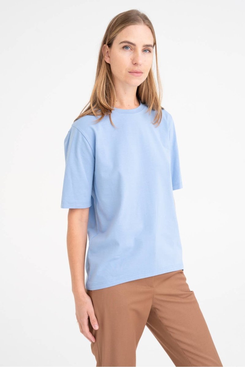 T-Shirt 'HONOLULU' | lockerer Schnitt, Farbe 'Sommerhimmel', Baumwollmischung - The Baltic Shop