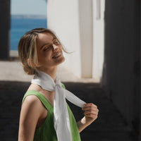 Top aus Leinen mit breite Träger in Grün - The Baltic Shop