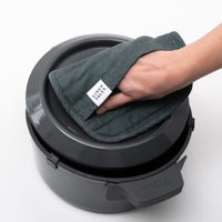 Topflappen aus Leinen in Waldgrün - The Baltic Shop