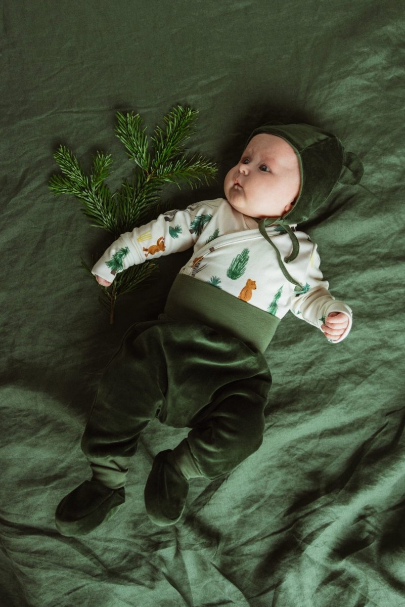 VELOURS - MÜTZE MIT TEDDYOHREN IN GRÜN - The Baltic Shop