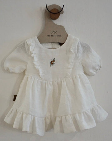 Weißes Leinenkleid für Babies - The Baltic Shop