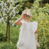 Weißes Musselin - Federkleid mit Rüschen - The Baltic Shop