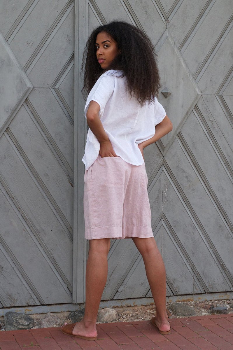 Weite Leinenshorts mit Falten - The Baltic Shop