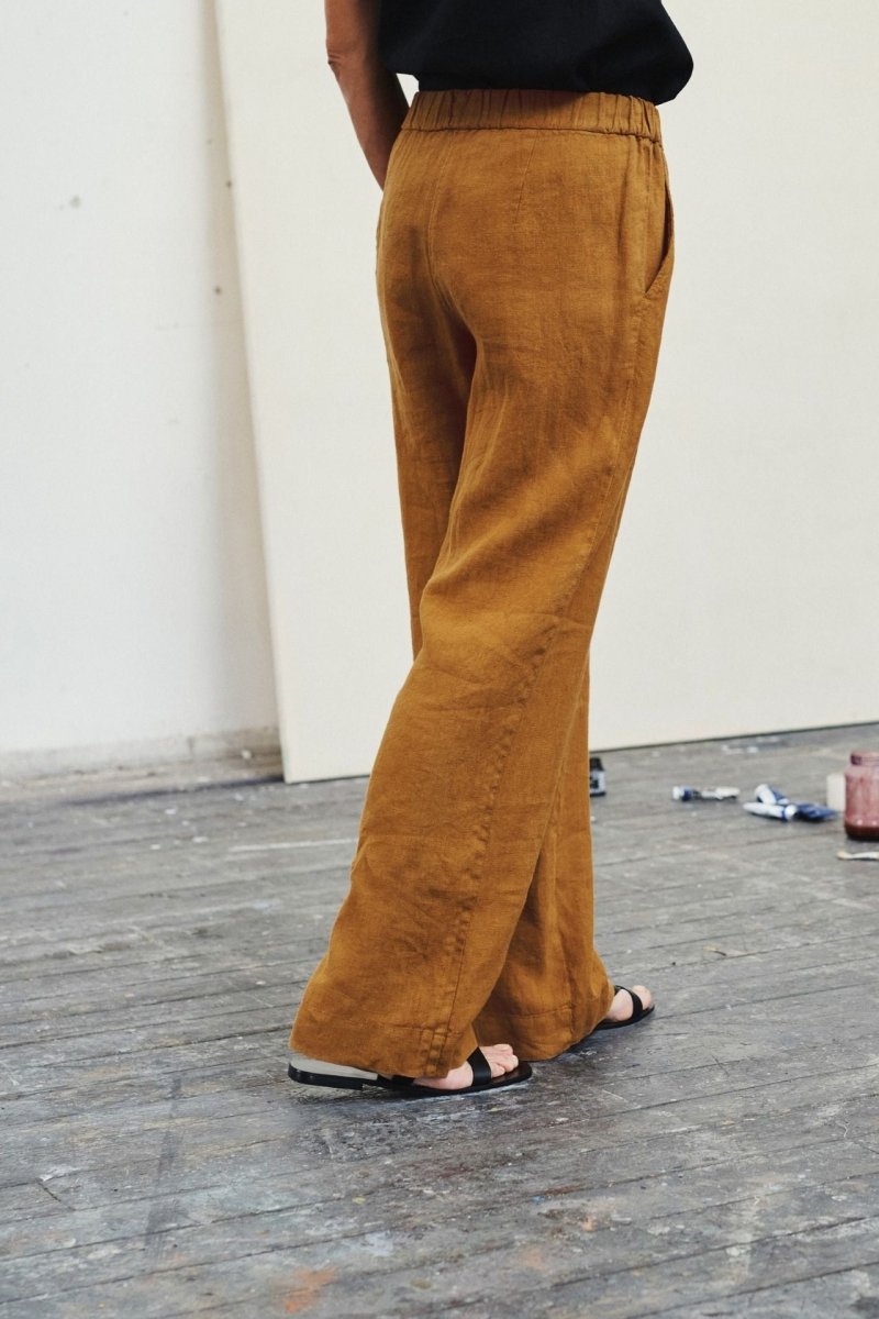 Willow Hose aus Leinen in Bronze - The Baltic Shop