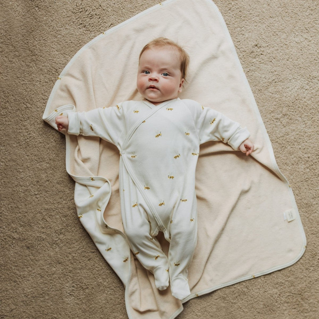 Wrap Strampler Pyjama in 2 Farben - The Baltic Shop