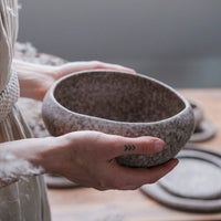 YUTORI Schale "Pebble" - organisches Steingut in 2 Größen - The Baltic Shop