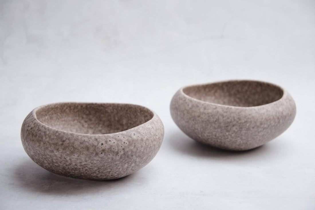 YUTORI Schale "Pebble" - organisches Steingut in 2 Größen - The Baltic Shop