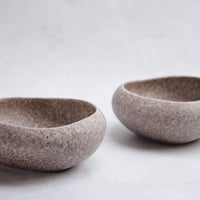 YUTORI Schale "Pebble" - organisches Steingut in 2 Größen - The Baltic Shop