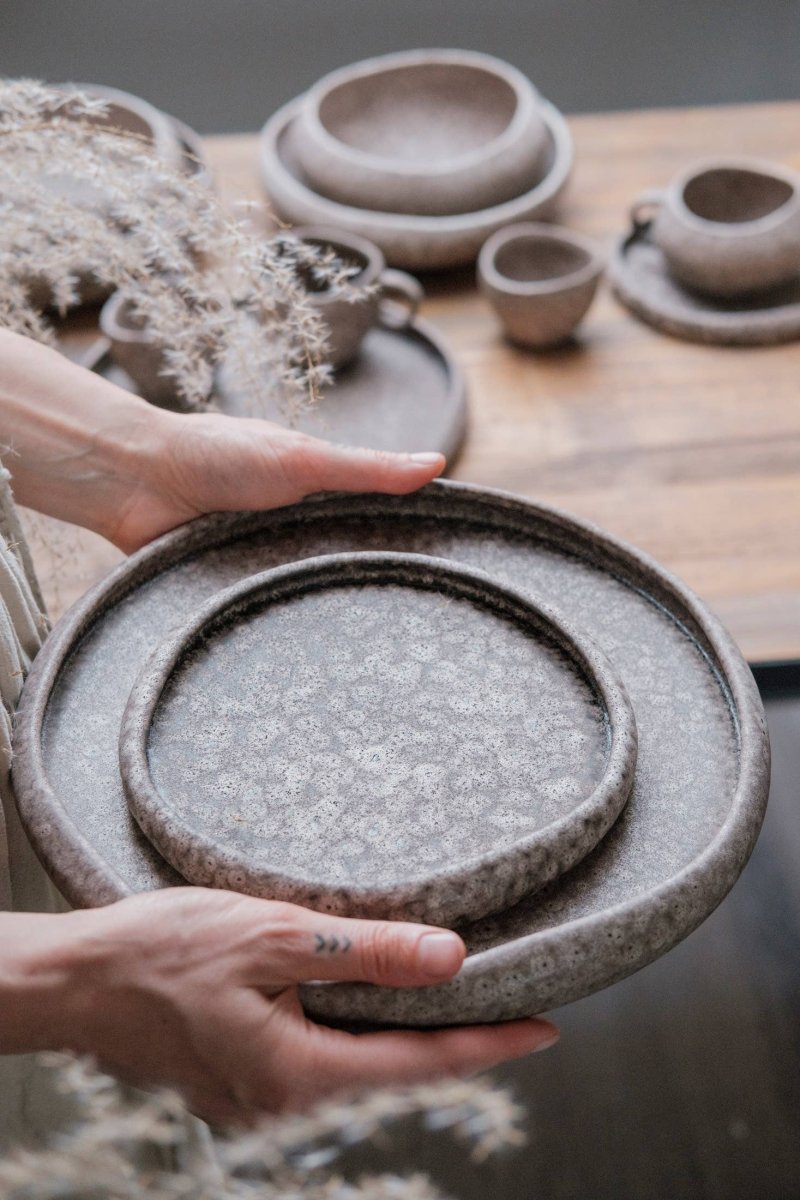 YUTORI Teller DUNE - organisches Steingut - The Baltic Shop