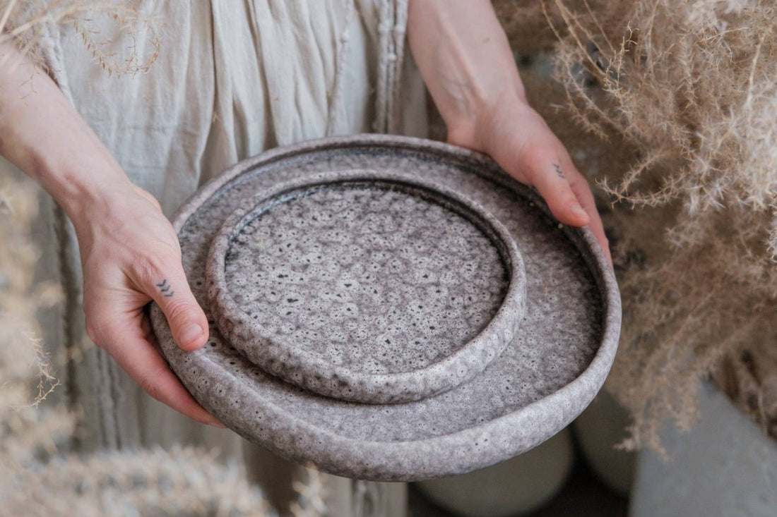 YUTORI Teller DUNE - organisches Steingut - The Baltic Shop