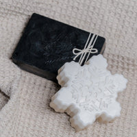 Ziegenmilchseife mit Spirulina Pulver und ätherischen Ölen von Ylang Ylang und Bergamote - The Baltic Shop