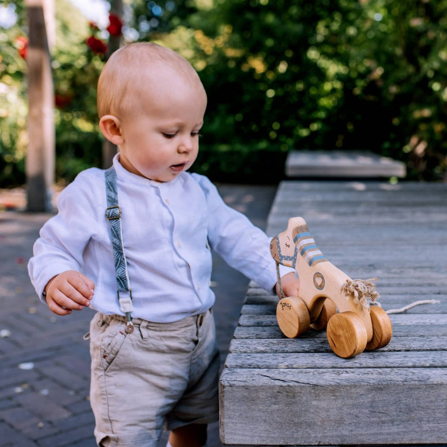 Ziehpferd in Blau aus Birkenholz - The Baltic Shop