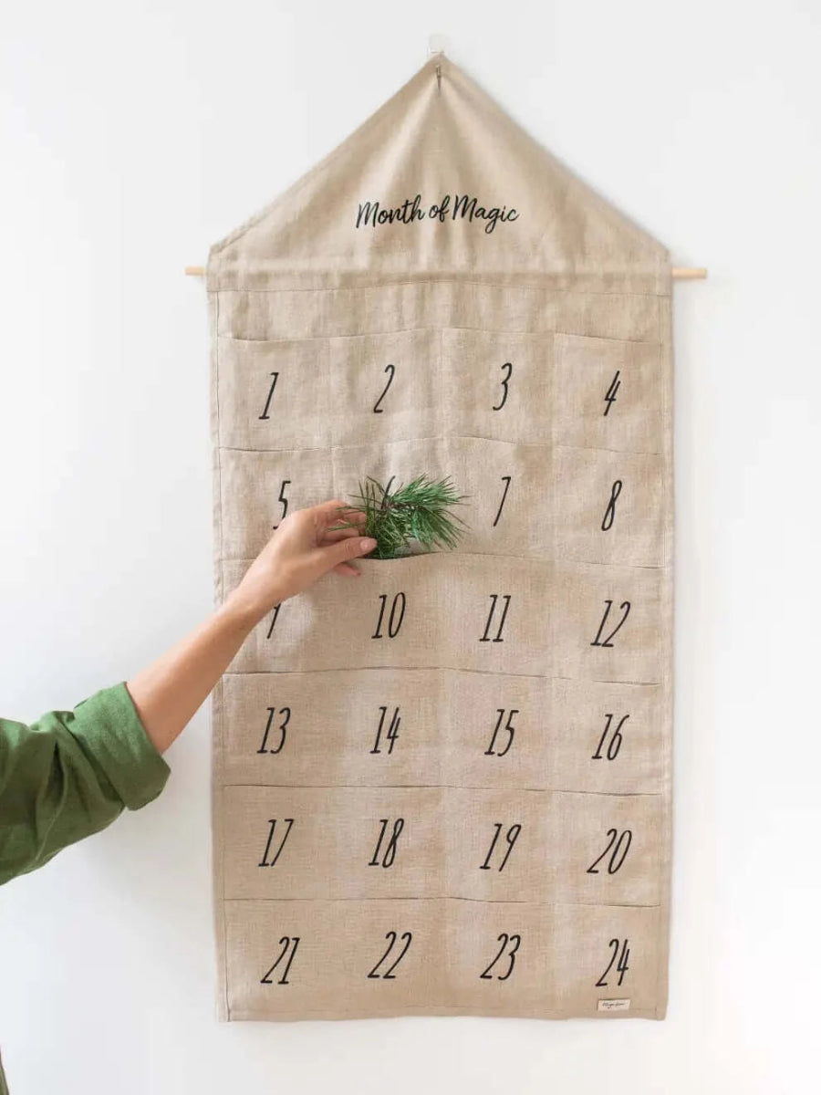 Adventskalender aus Leinen „Monat der Magie“ - The Baltic Shop