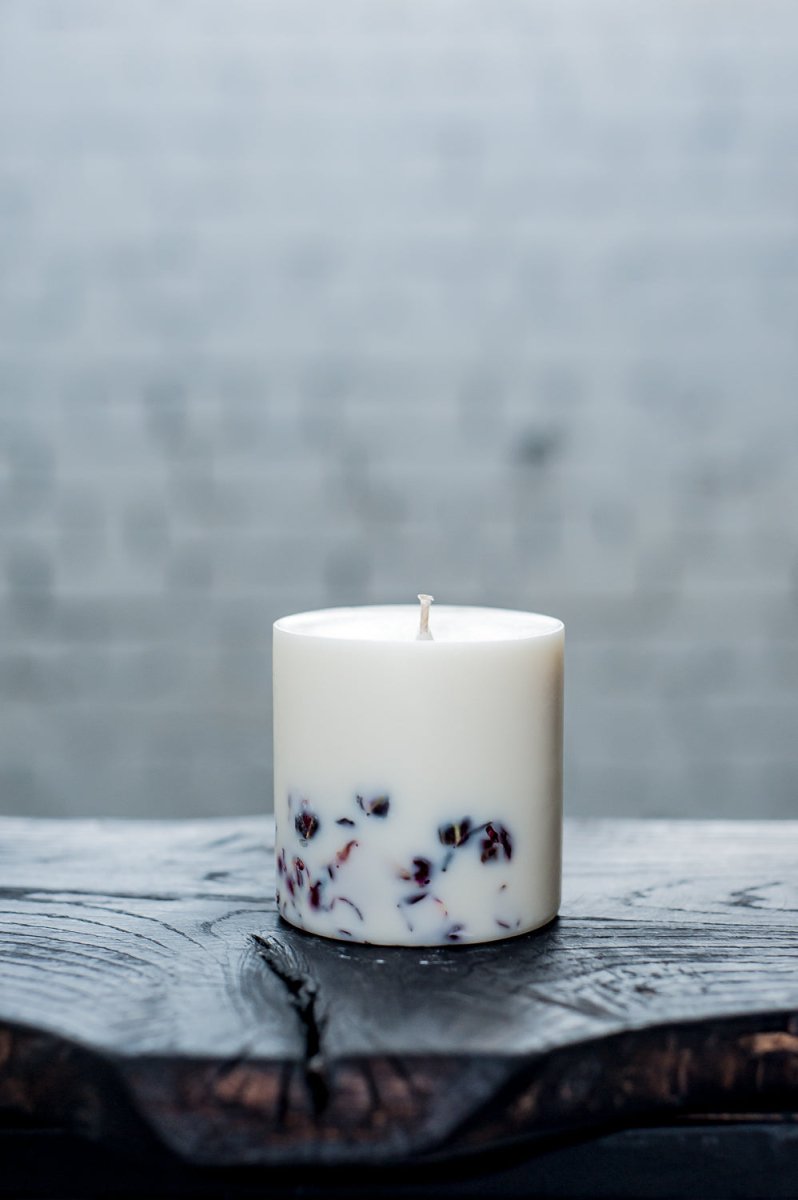 Kerze aus Sojawachs mit Rosen-Honigduft - The Baltic Shop