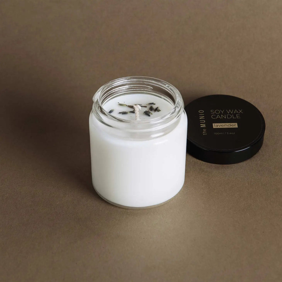 Lavendel-Minikerze in einem Glasvotiv - The Baltic Shop